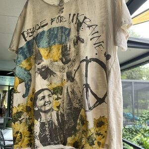 Magnolia Pearl Peace for Ukraine tee.  Perfect condition, worn twice.